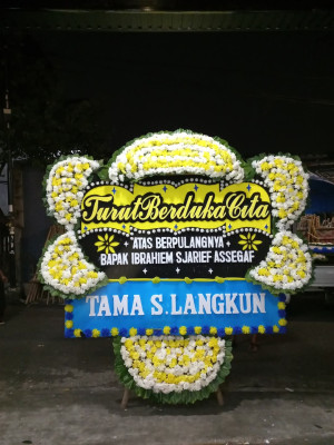 Papan Bunga Duka di Banyuroto